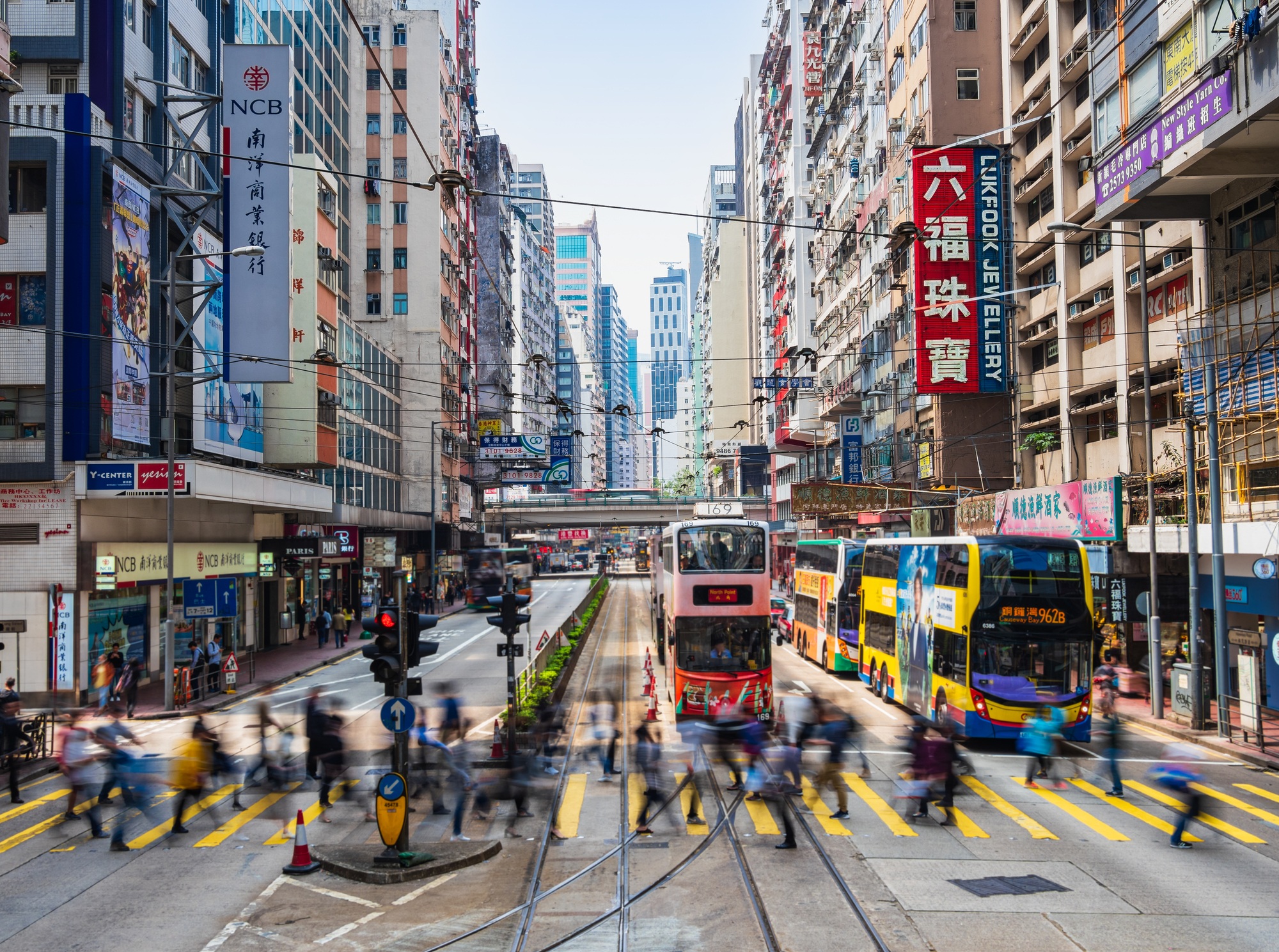 香港旅行で通信費を節約！eSIMとWiFiレンタルどっちがお得？